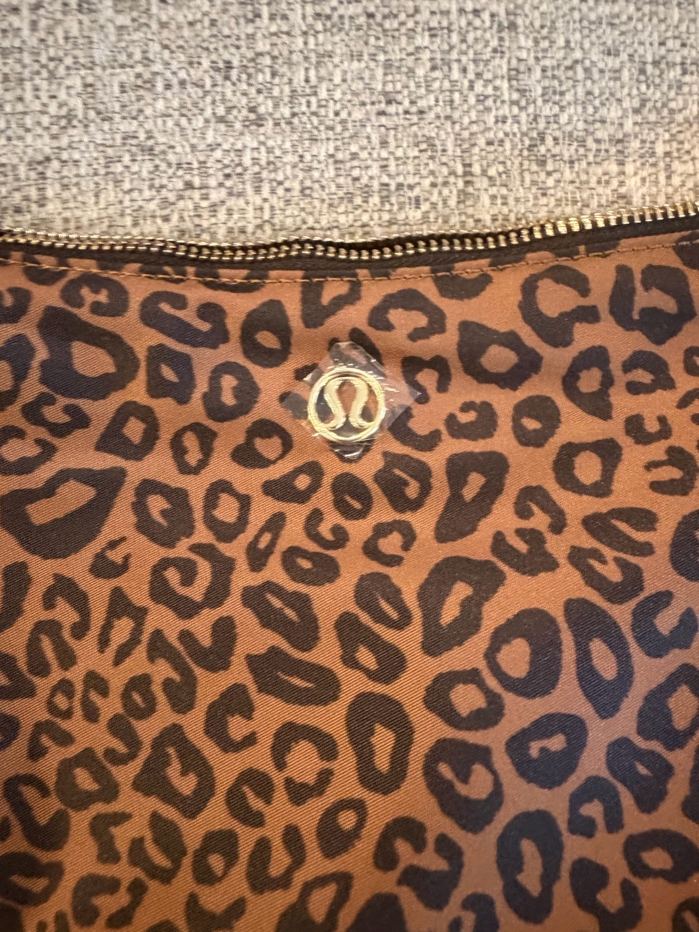 Lululemon Large Slouchy Sling Bag 13L
Metal Hardware leopard print NWT - Picture 6 of 14